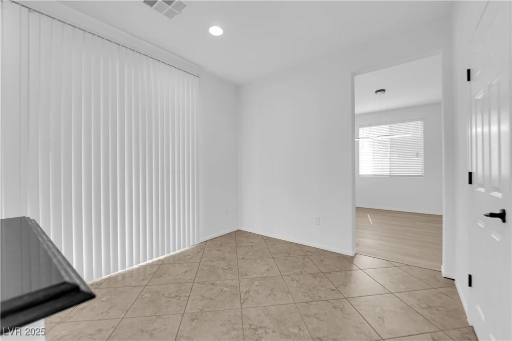 2033 Old Field, North Las Vegas, NV 89081