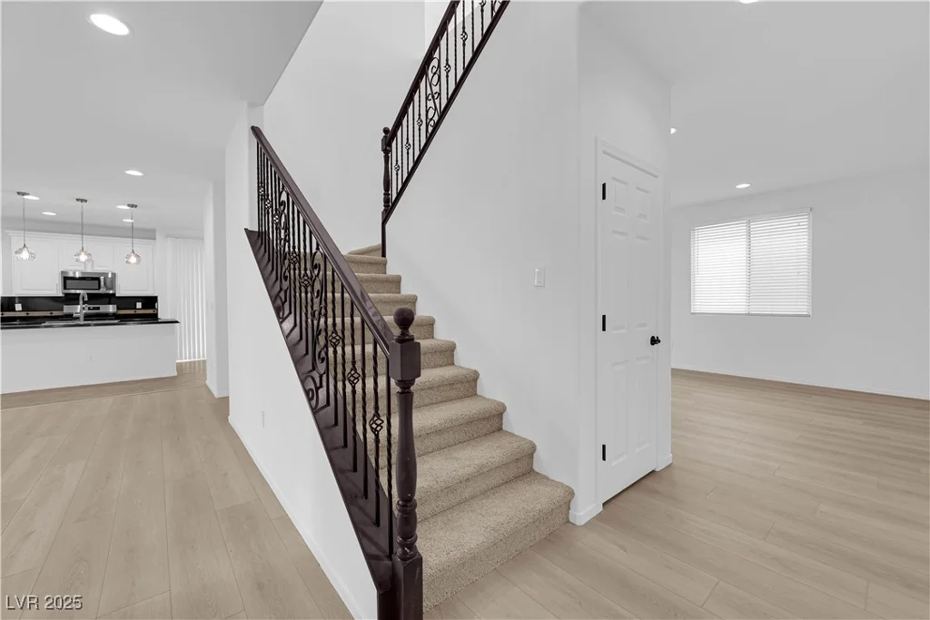 2033 Old Field, North Las Vegas, NV 89081