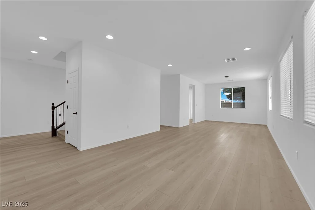 2033 Old Field, North Las Vegas, NV 89081