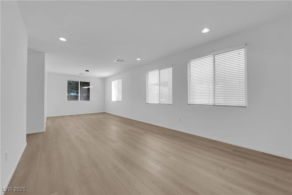 2033 Old Field, North Las Vegas, NV 89081