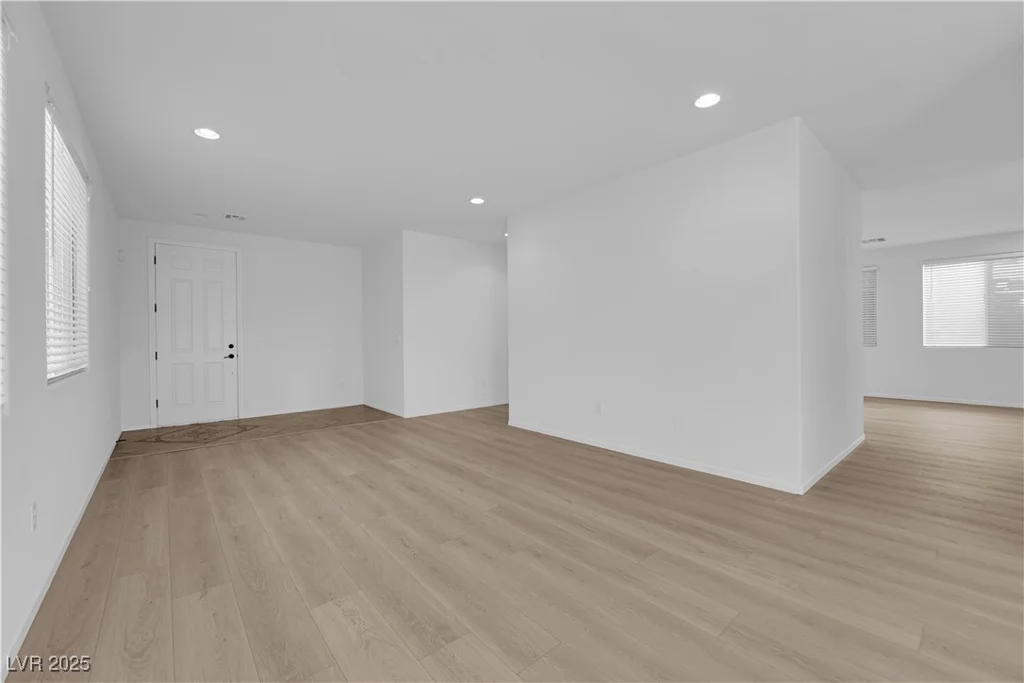 2033 Old Field, North Las Vegas, NV 89081