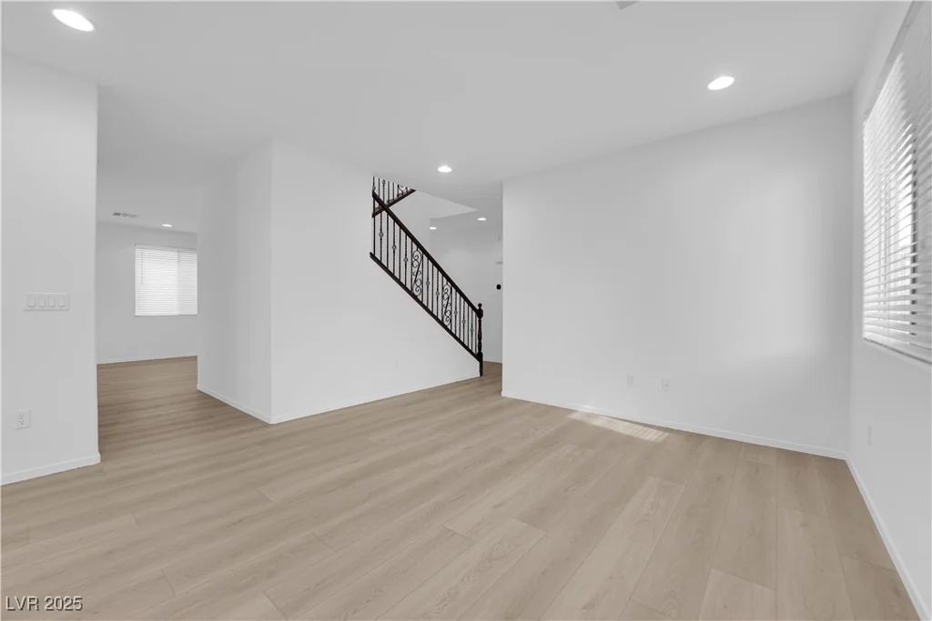 2033 Old Field, North Las Vegas, NV 89081
