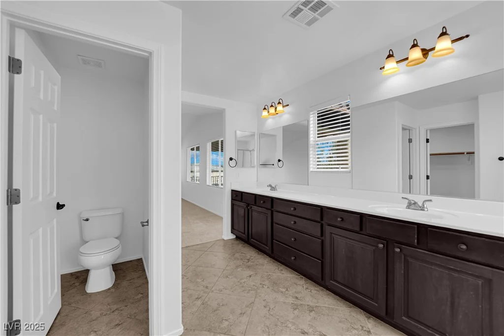 2033 Old Field, North Las Vegas, NV 89081
