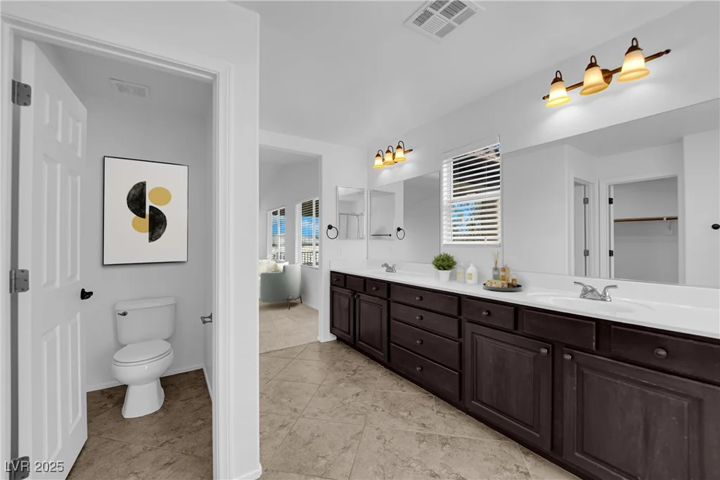2033 Old Field, North Las Vegas, NV 89081