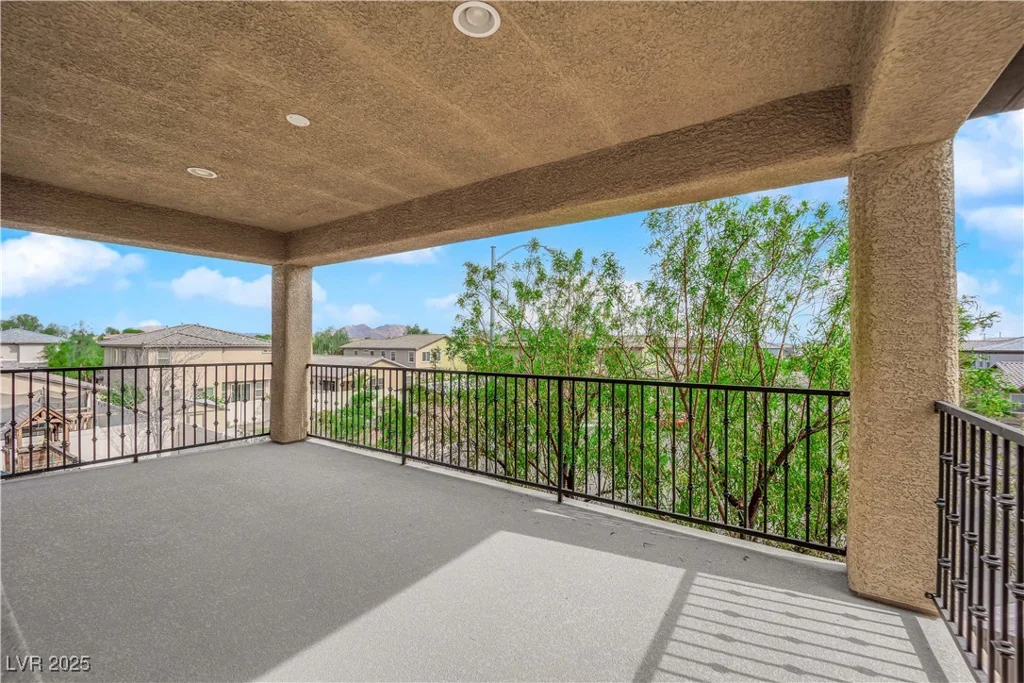 2033 Old Field, North Las Vegas, NV 89081