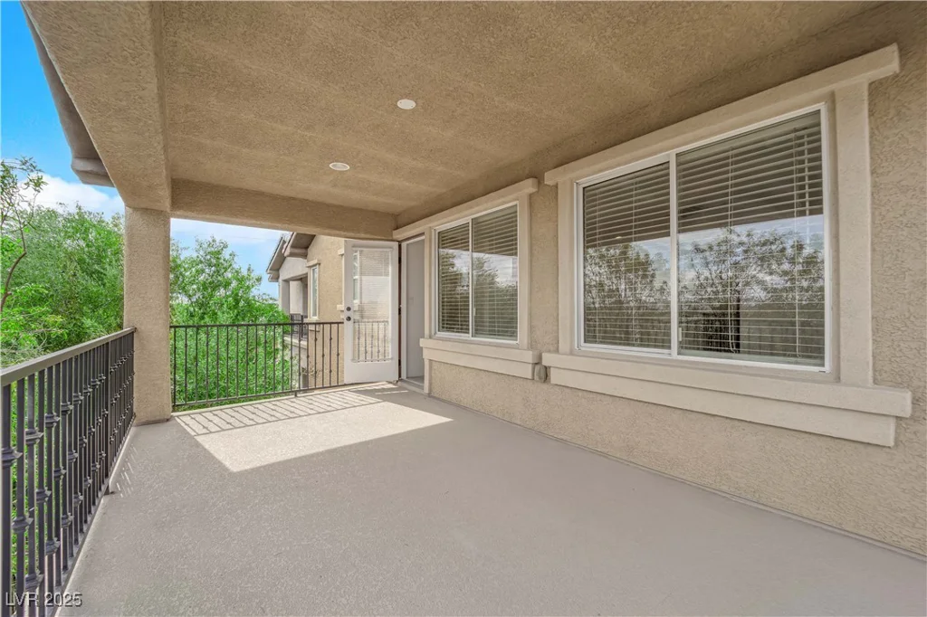 2033 Old Field, North Las Vegas, NV 89081