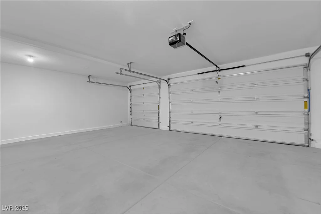 2033 Old Field, North Las Vegas, NV 89081