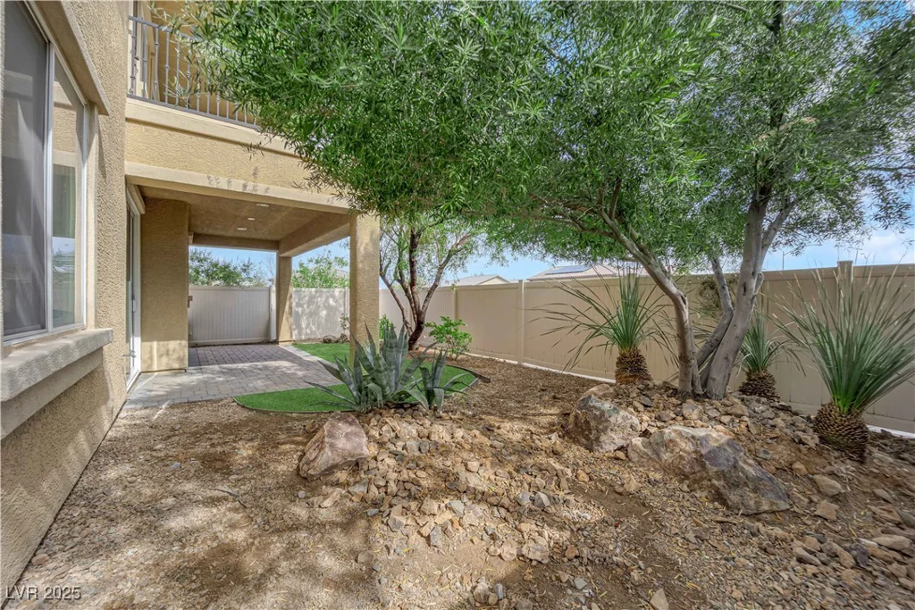 2033 Old Field, North Las Vegas, NV 89081