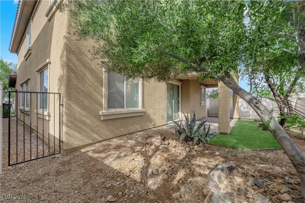 2033 Old Field, North Las Vegas, NV 89081