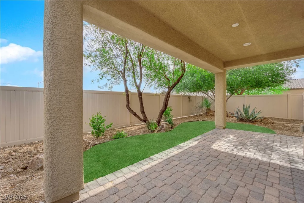2033 Old Field, North Las Vegas, NV 89081
