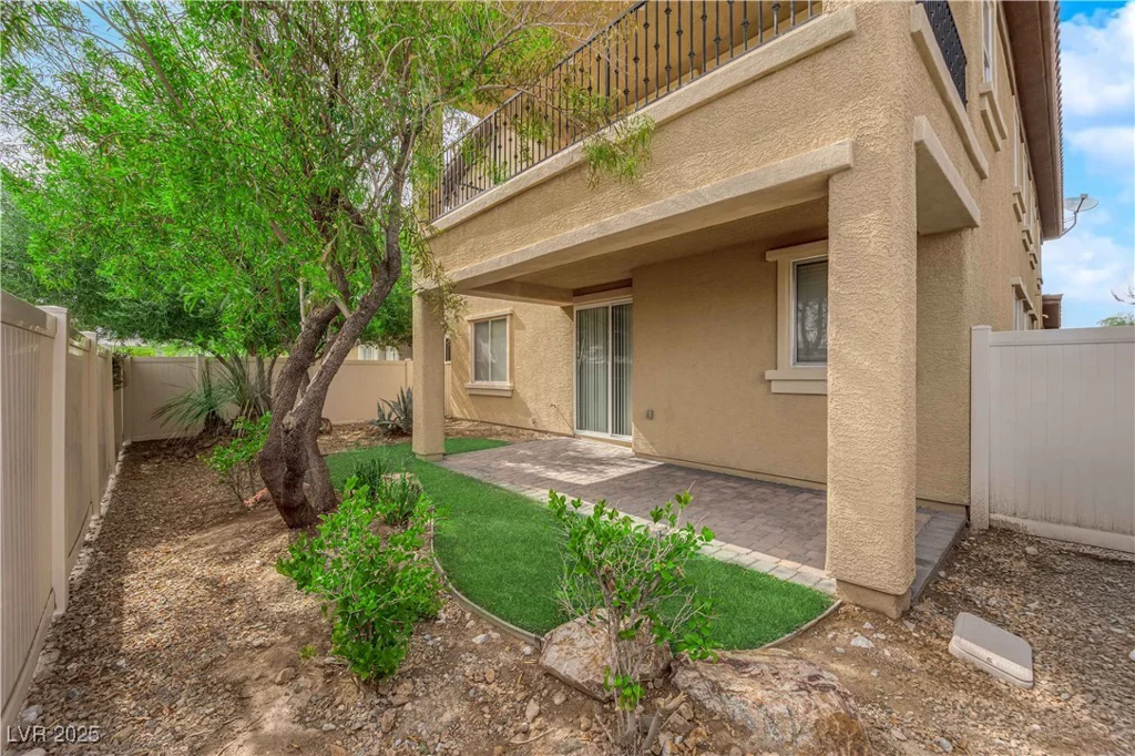2033 Old Field, North Las Vegas, NV 89081