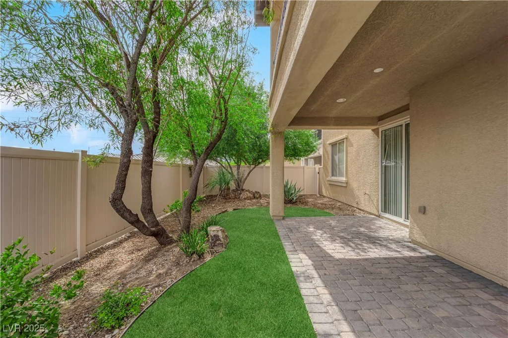 2033 Old Field, North Las Vegas, NV 89081