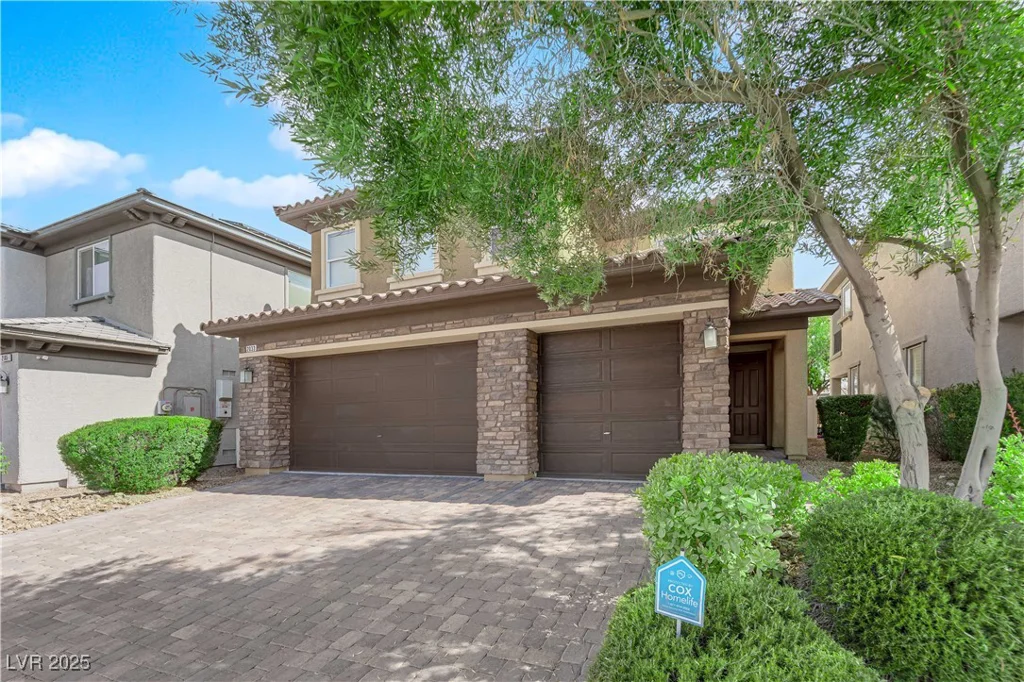 2033 Old Field, North Las Vegas, NV 89081