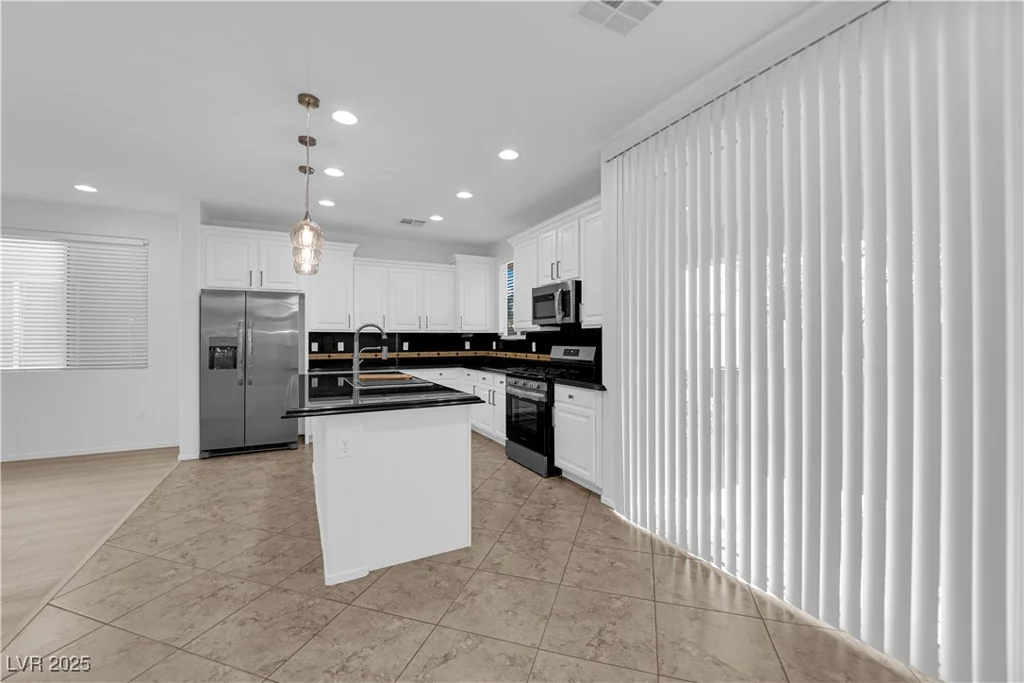 2033 Old Field, North Las Vegas, NV 89081
