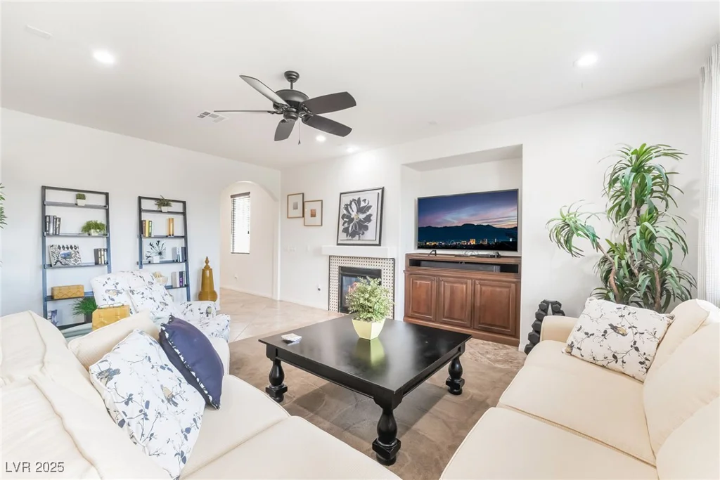 664 Orchard Course, Las Vegas, NV 89148