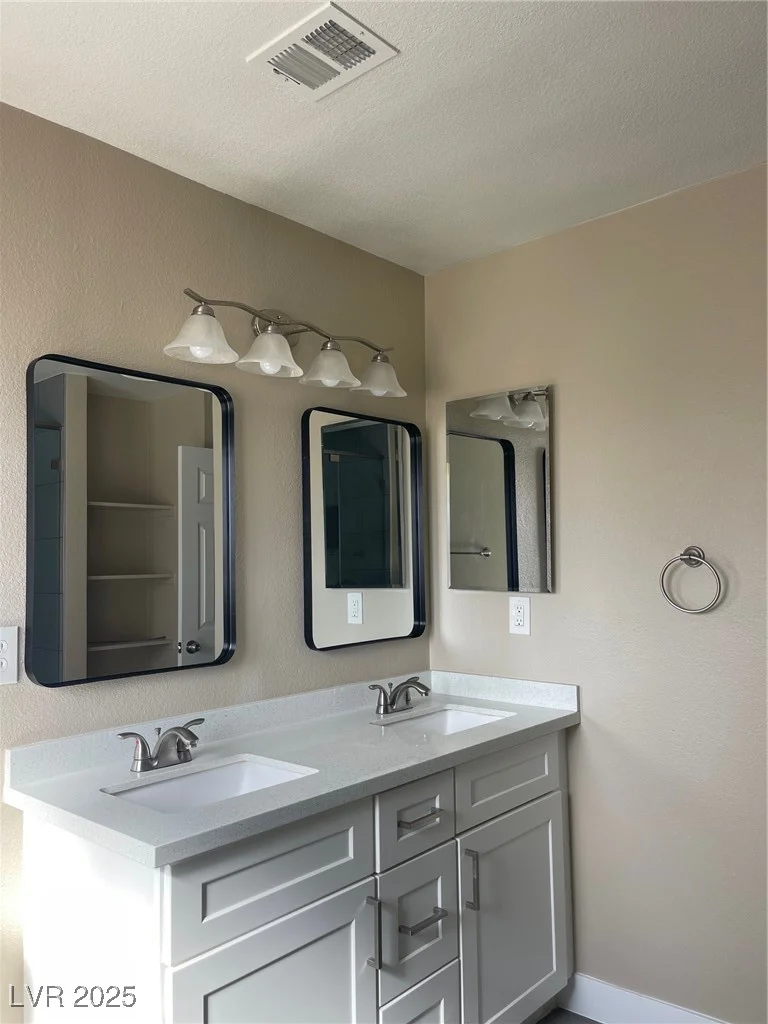 7237 William Anders, Las Vegas, NV 89145