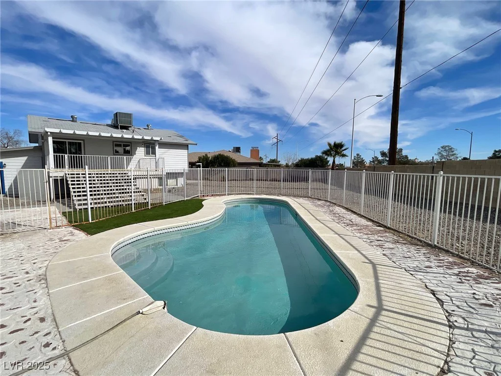 7237 William Anders, Las Vegas, NV 89145