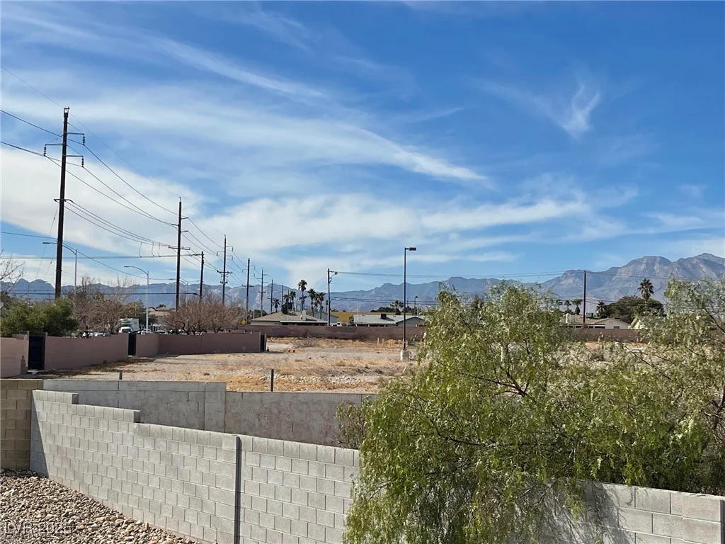7237 William Anders, Las Vegas, NV 89145