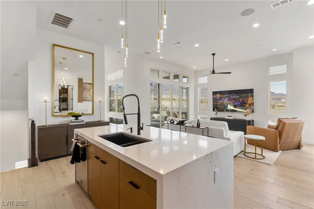 671 Sentinel Spire, Las Vegas, NV 89138