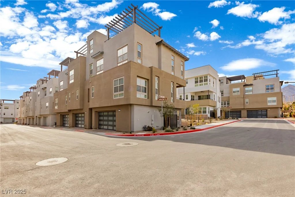 671 Sentinel Spire, Las Vegas, NV 89138