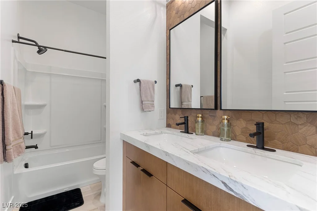671 Sentinel Spire, Las Vegas, NV 89138