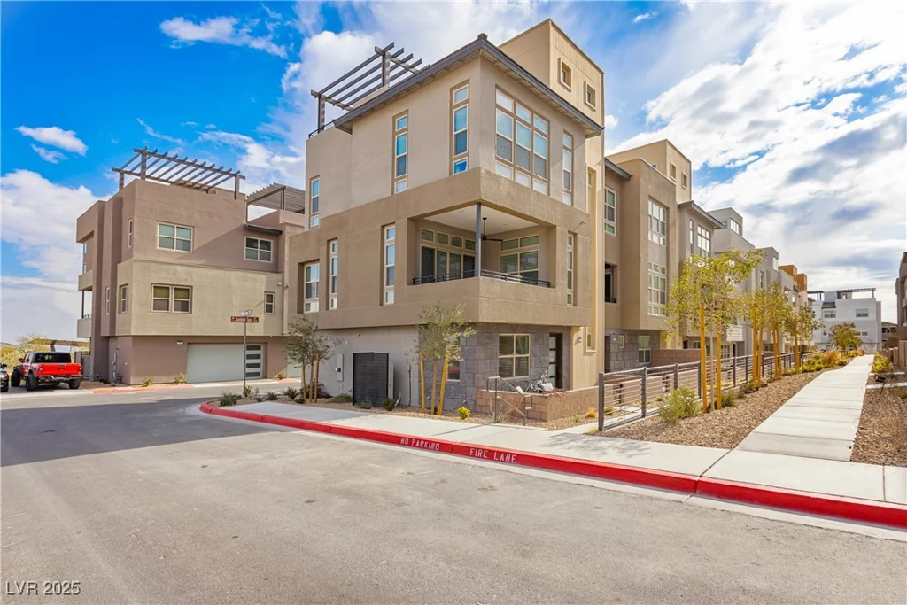 671 Sentinel Spire, Las Vegas, NV 89138