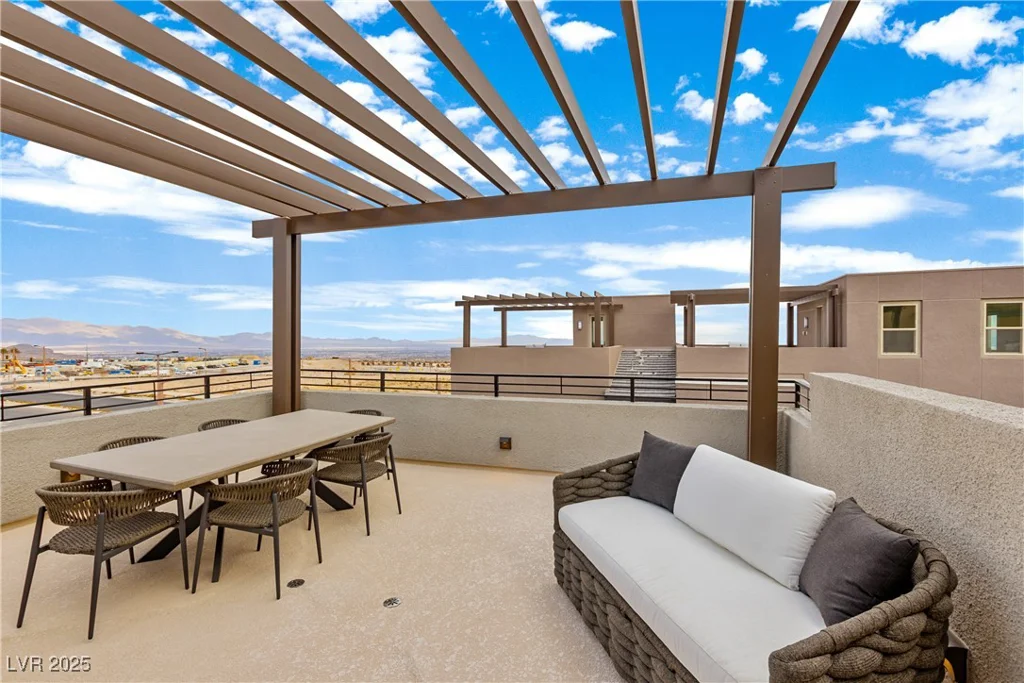 671 Sentinel Spire, Las Vegas, NV 89138