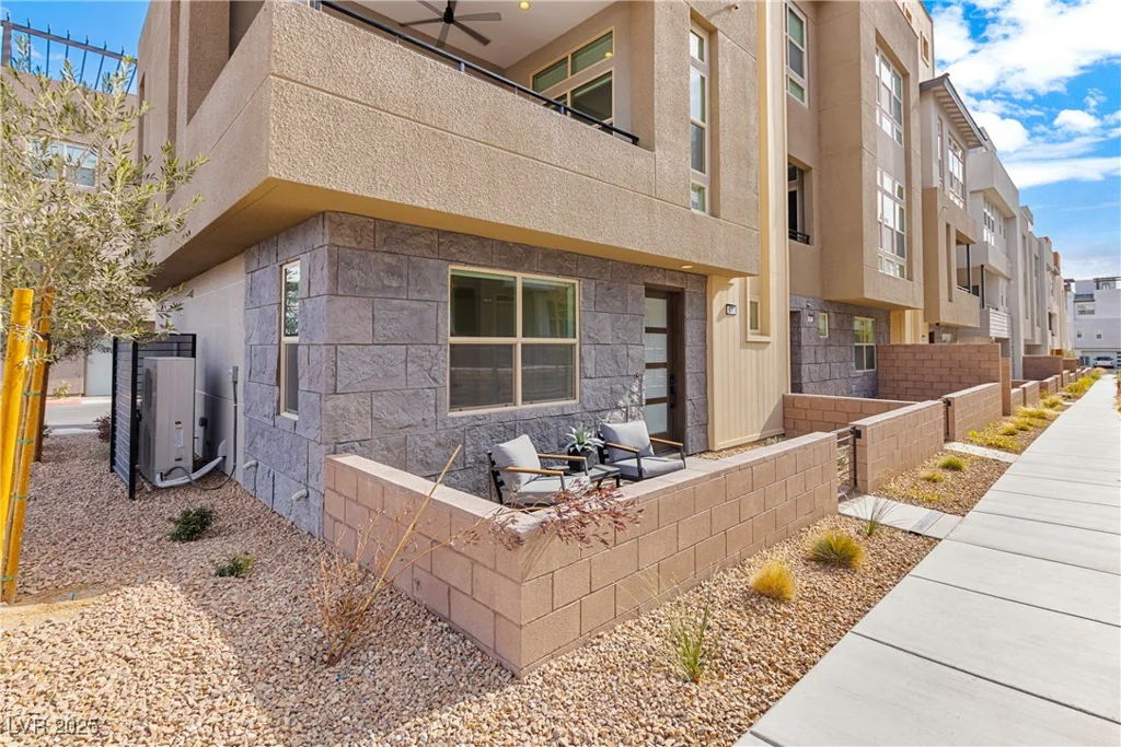 671 Sentinel Spire, Las Vegas, NV 89138