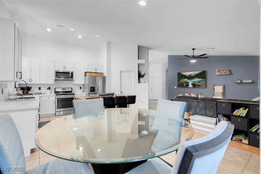 8044 Edward Baher, Las Vegas, NV 89149