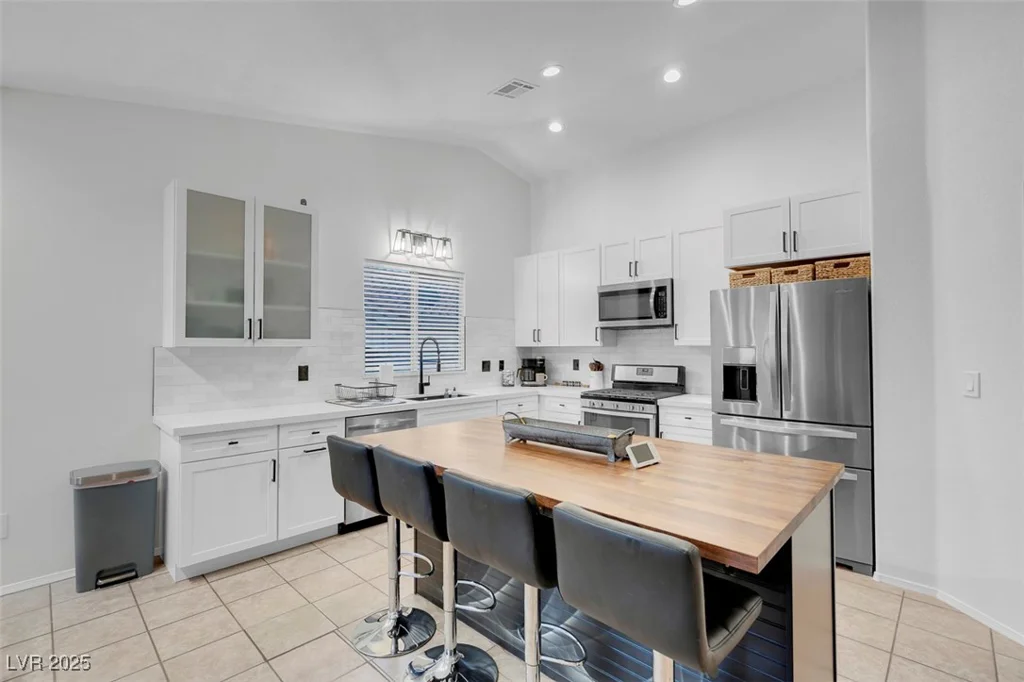 8044 Edward Baher, Las Vegas, NV 89149