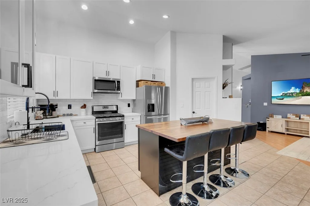 8044 Edward Baher, Las Vegas, NV 89149