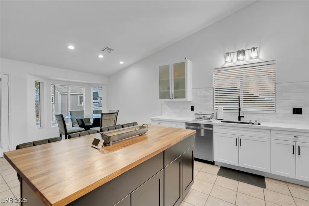 8044 Edward Baher, Las Vegas, NV 89149