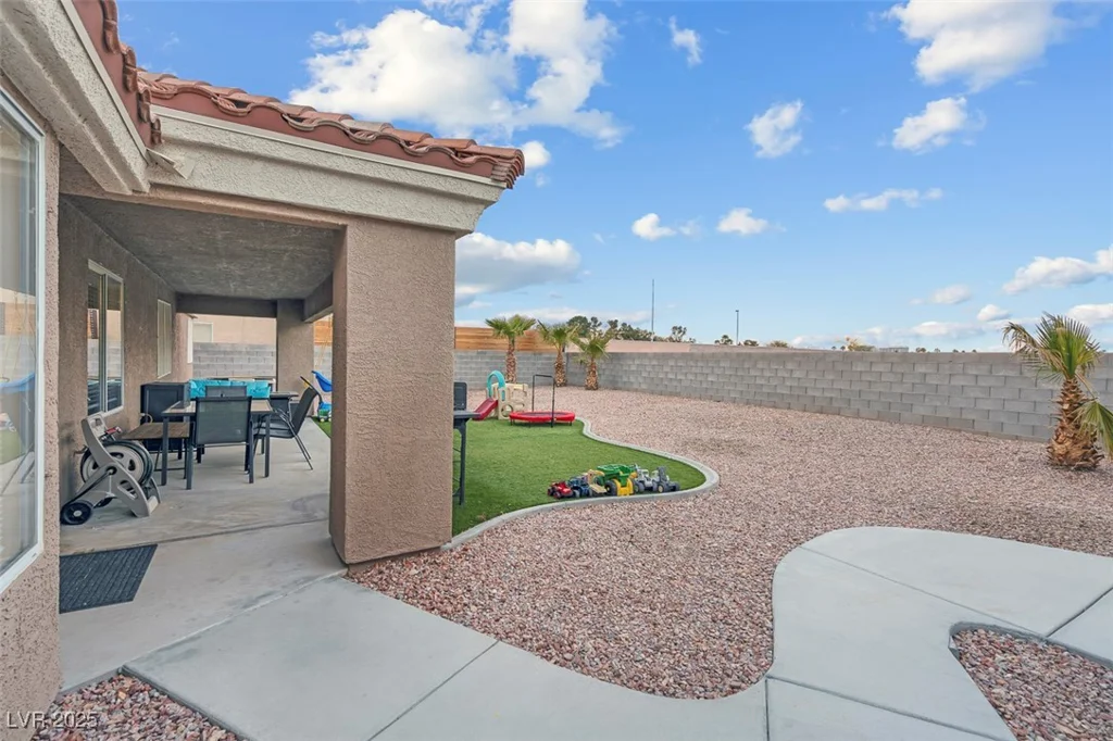 8044 Edward Baher, Las Vegas, NV 89149