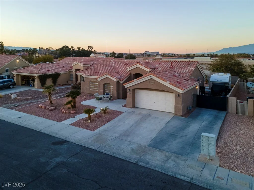 8044 Edward Baher, Las Vegas, NV 89149