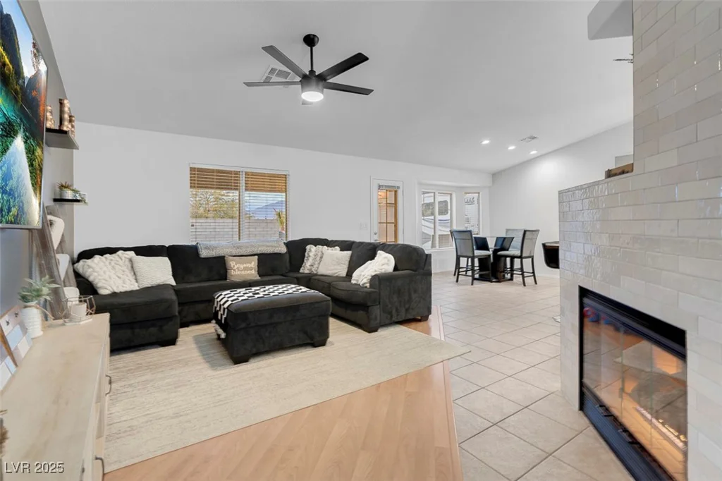 8044 Edward Baher, Las Vegas, NV 89149