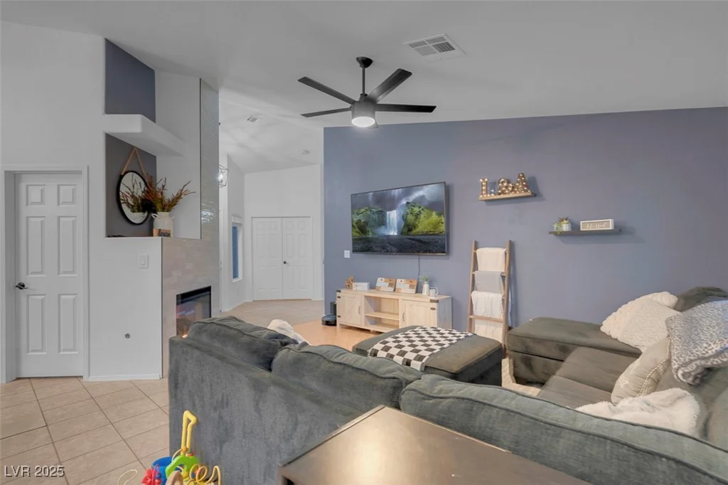 8044 Edward Baher, Las Vegas, NV 89149