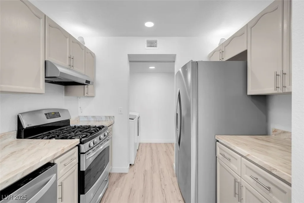 7933 Delbonita, Las Vegas, NV 89147