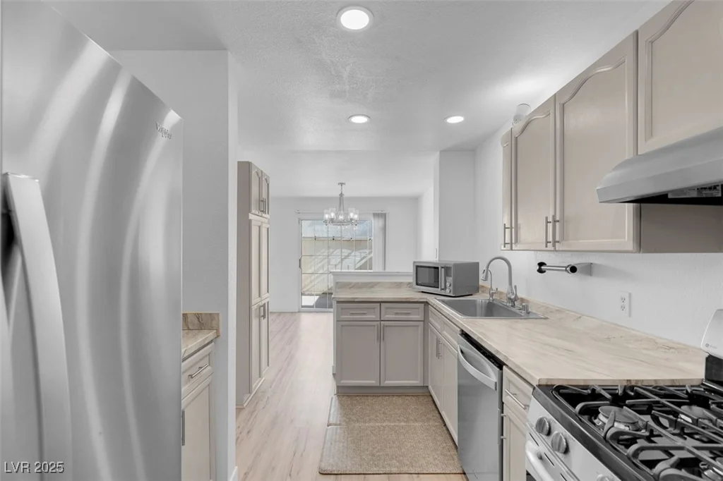 7933 Delbonita, Las Vegas, NV 89147