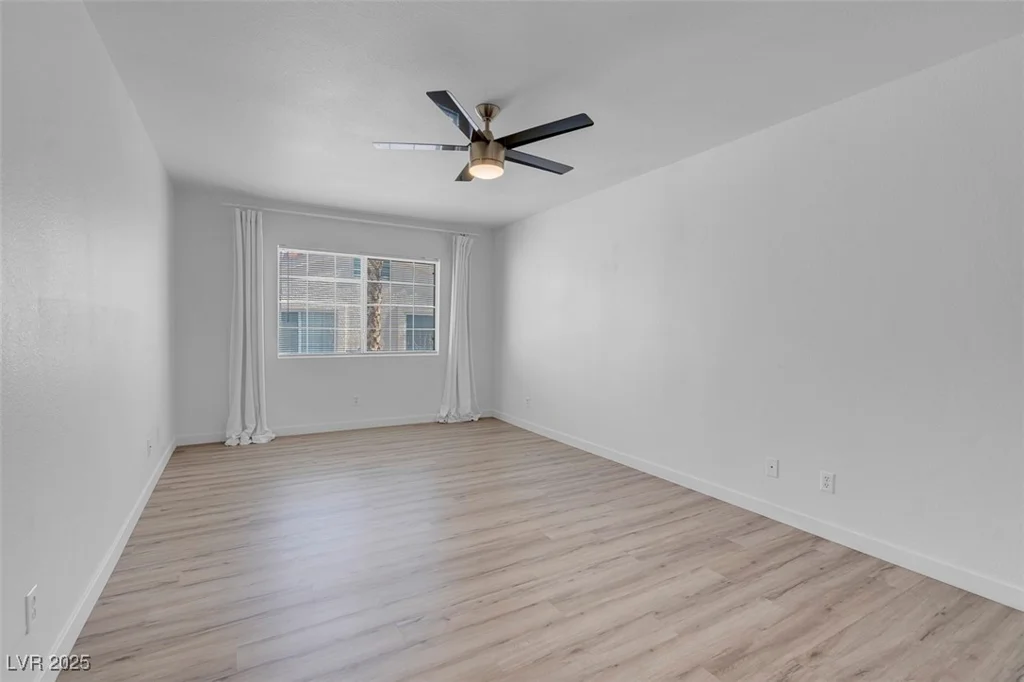 7933 Delbonita, Las Vegas, NV 89147