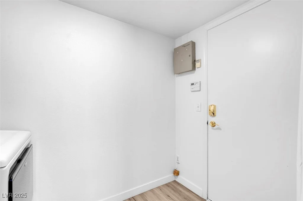 7933 Delbonita, Las Vegas, NV 89147