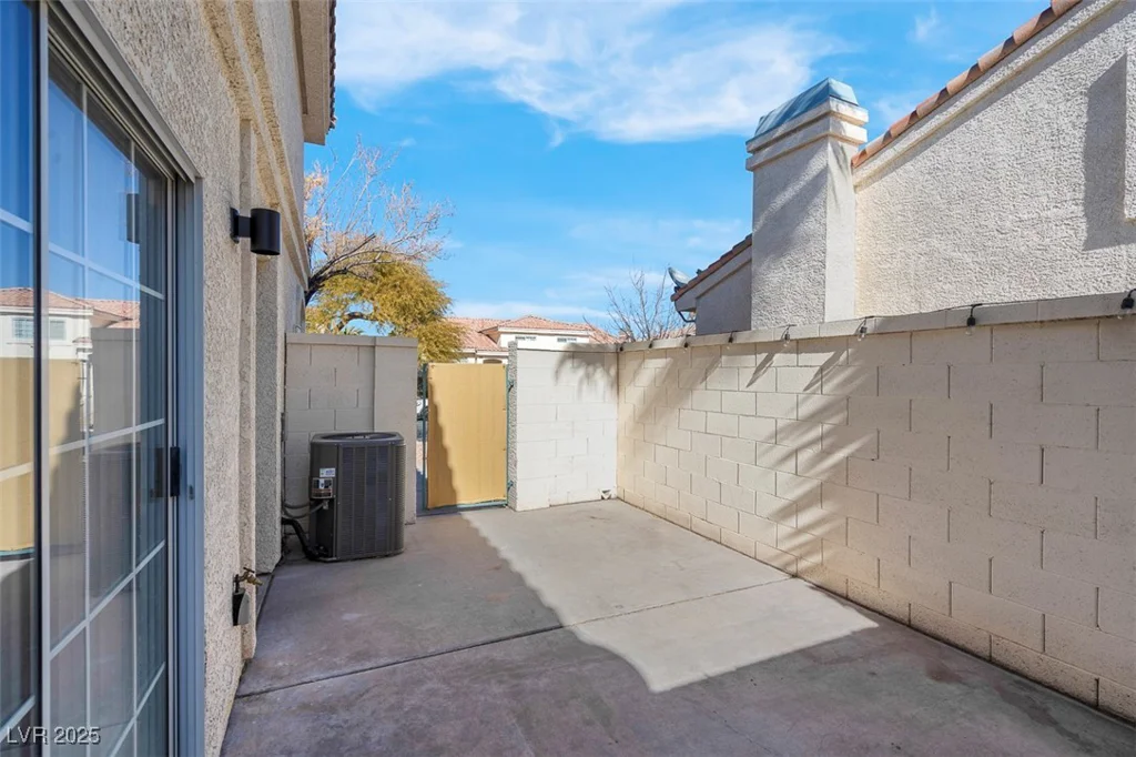 7933 Delbonita, Las Vegas, NV 89147