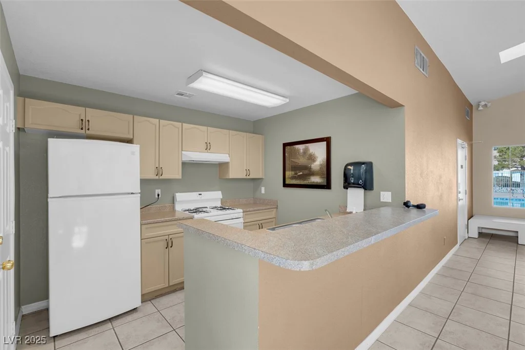 7933 Delbonita, Las Vegas, NV 89147