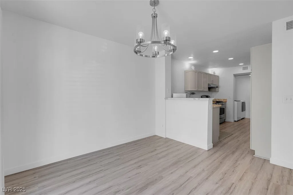 7933 Delbonita, Las Vegas, NV 89147