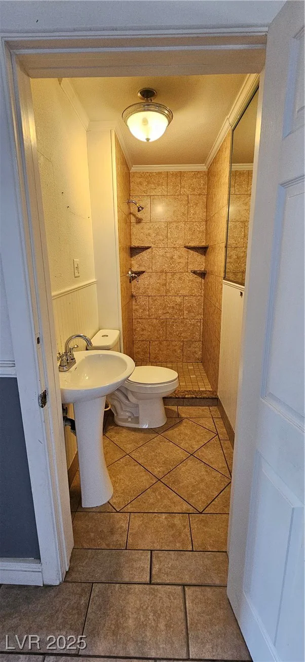 612 Essex East, Las Vegas, NV 89107