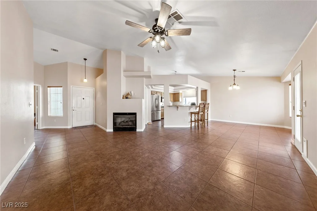 8212 Bolingbrook, Las Vegas, NV 89149