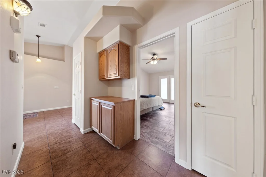 8212 Bolingbrook, Las Vegas, NV 89149