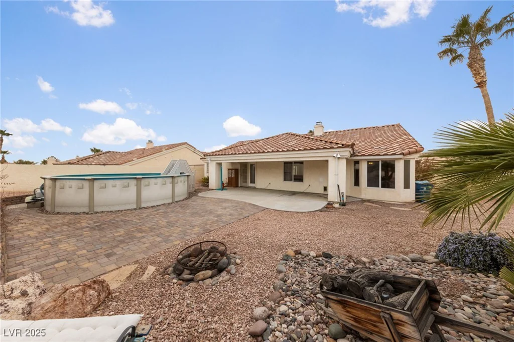 8212 Bolingbrook, Las Vegas, NV 89149