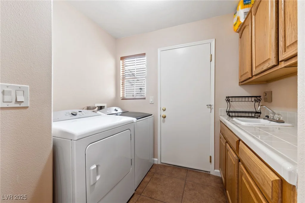 8212 Bolingbrook, Las Vegas, NV 89149