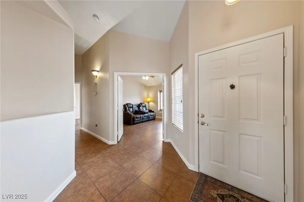 8212 Bolingbrook, Las Vegas, NV 89149
