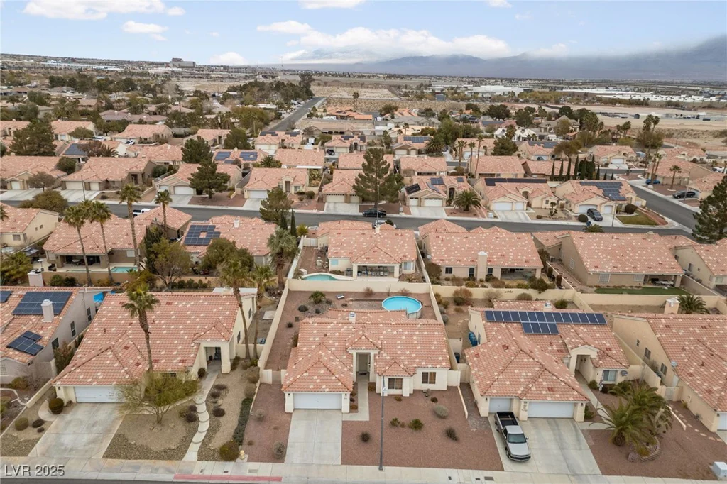 8212 Bolingbrook, Las Vegas, NV 89149